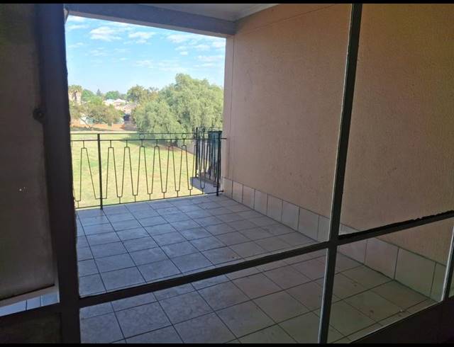 2 BEDROOM PROPERTY TO RENT IN VANDERBIJLPARK SE 1